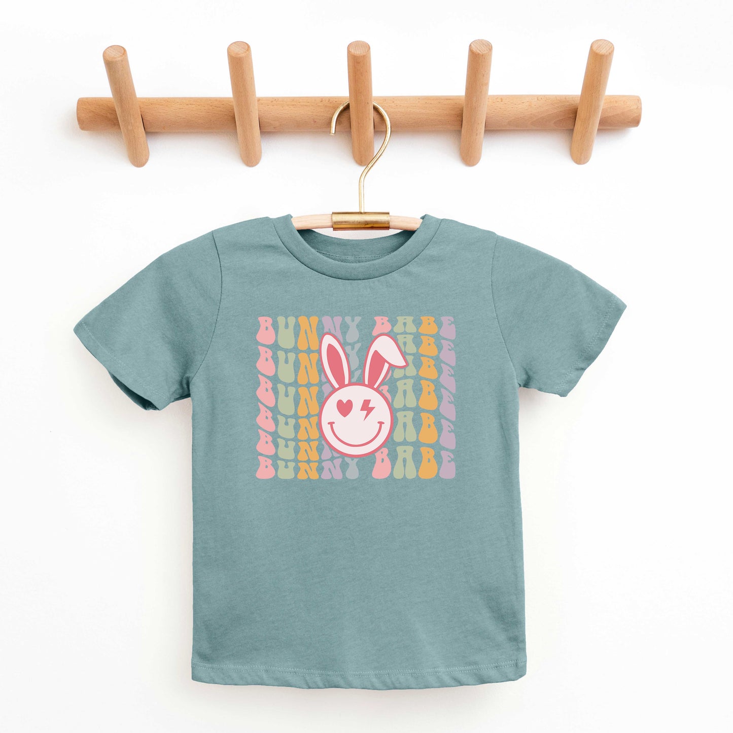 Bunny Babe Smiley Face | Youth Short Sleeve Crew Neck