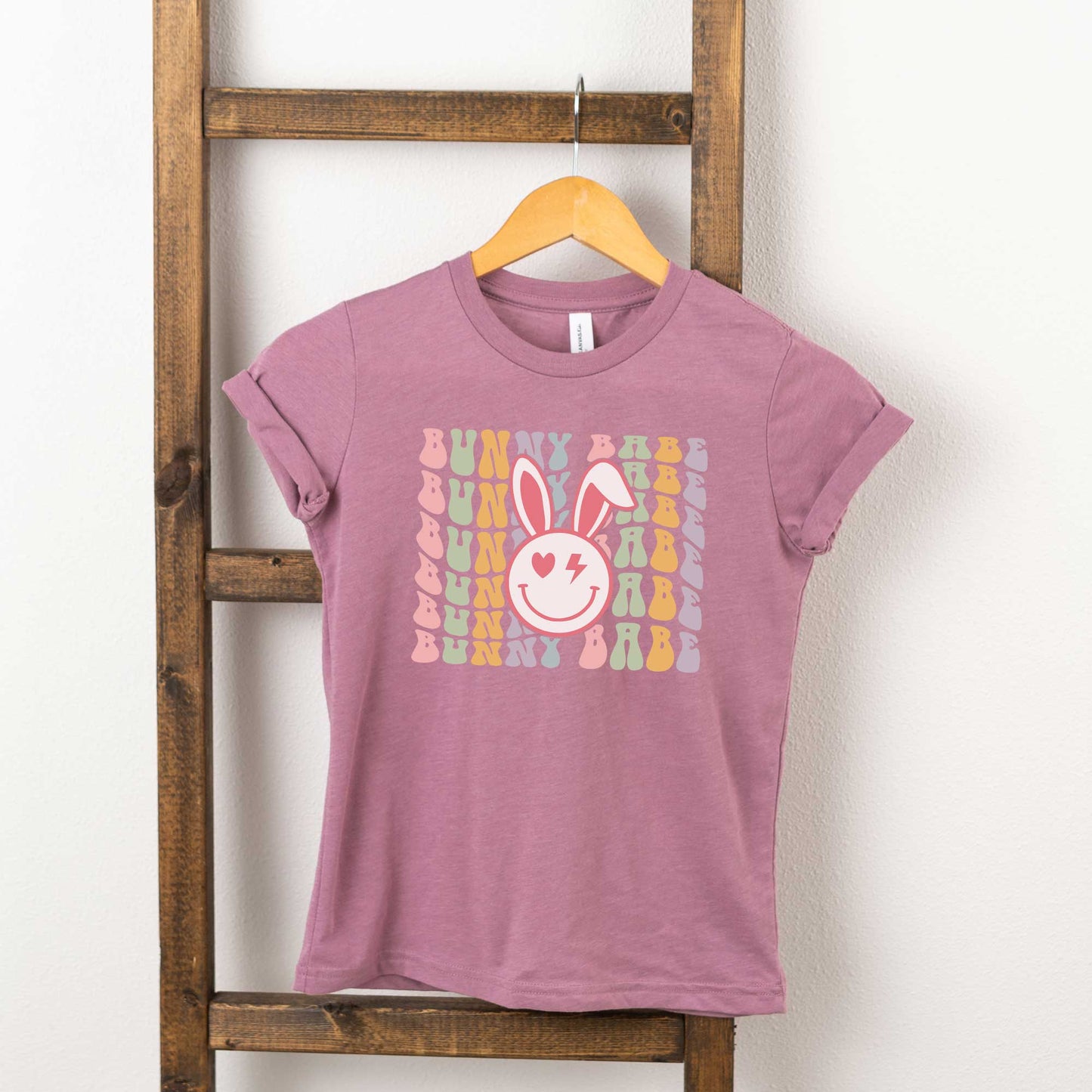 Bunny Babe Smiley Face | Youth Short Sleeve Crew Neck