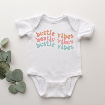 Bestie Vibes Wavy | Baby Graphic Short Sleeve Onesie