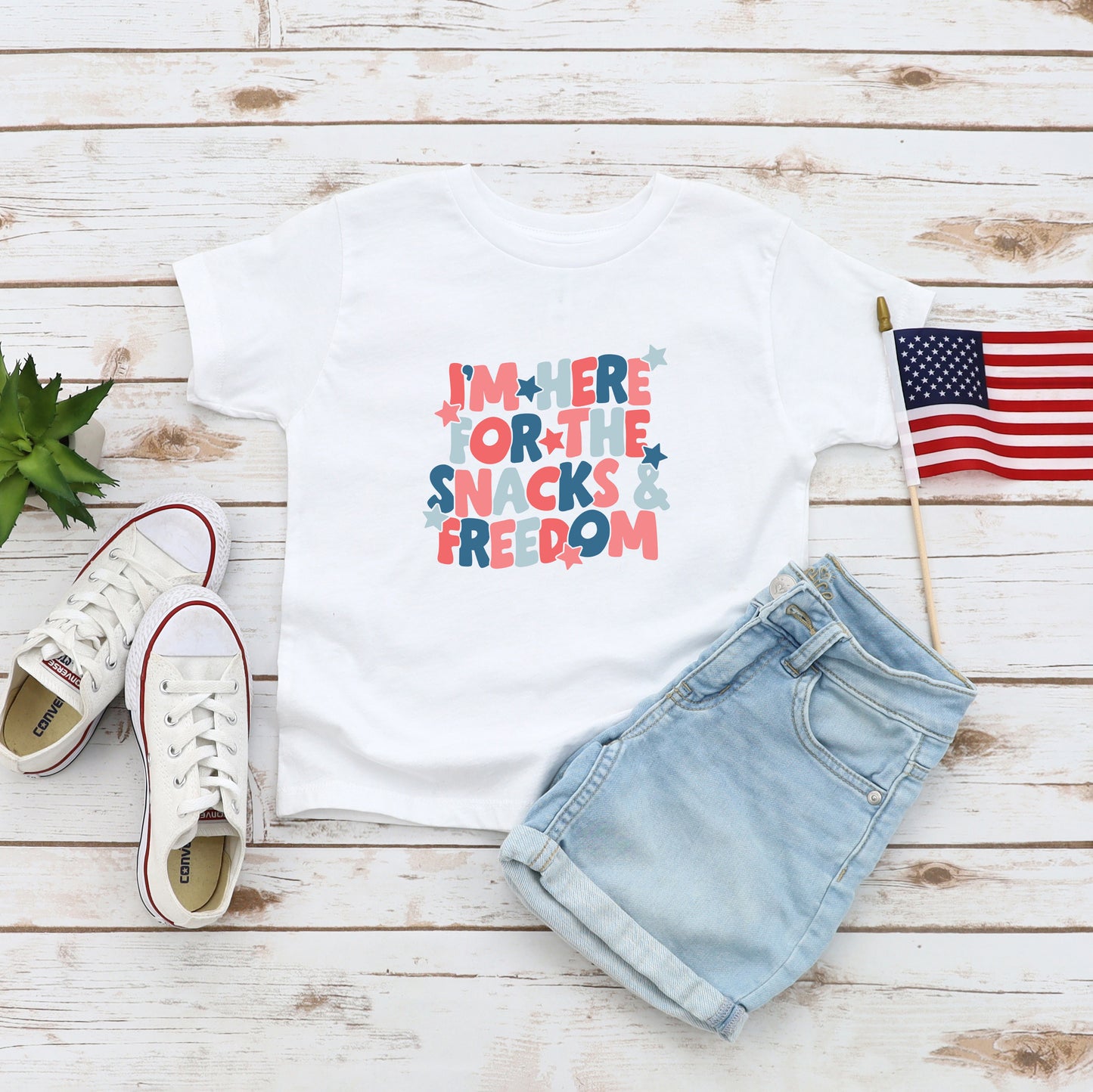 I'm Here For The Snacks | Youth Short Sleeve Crew Neck